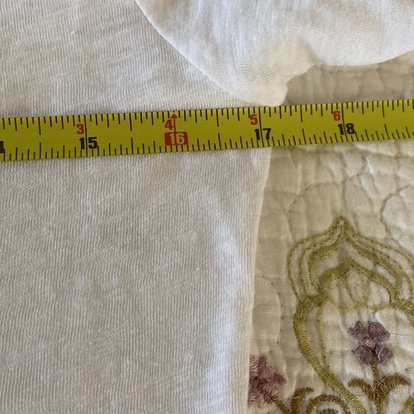 Cute cotton tee shirt with crochet detail size M - Picture 7 of 8